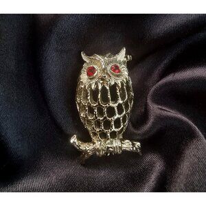 Vintage GERRYS Signed Owl Red Eyes Gold Tone Brooch Pin